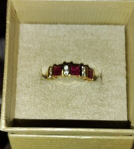 Elegant Gold and Red Ring